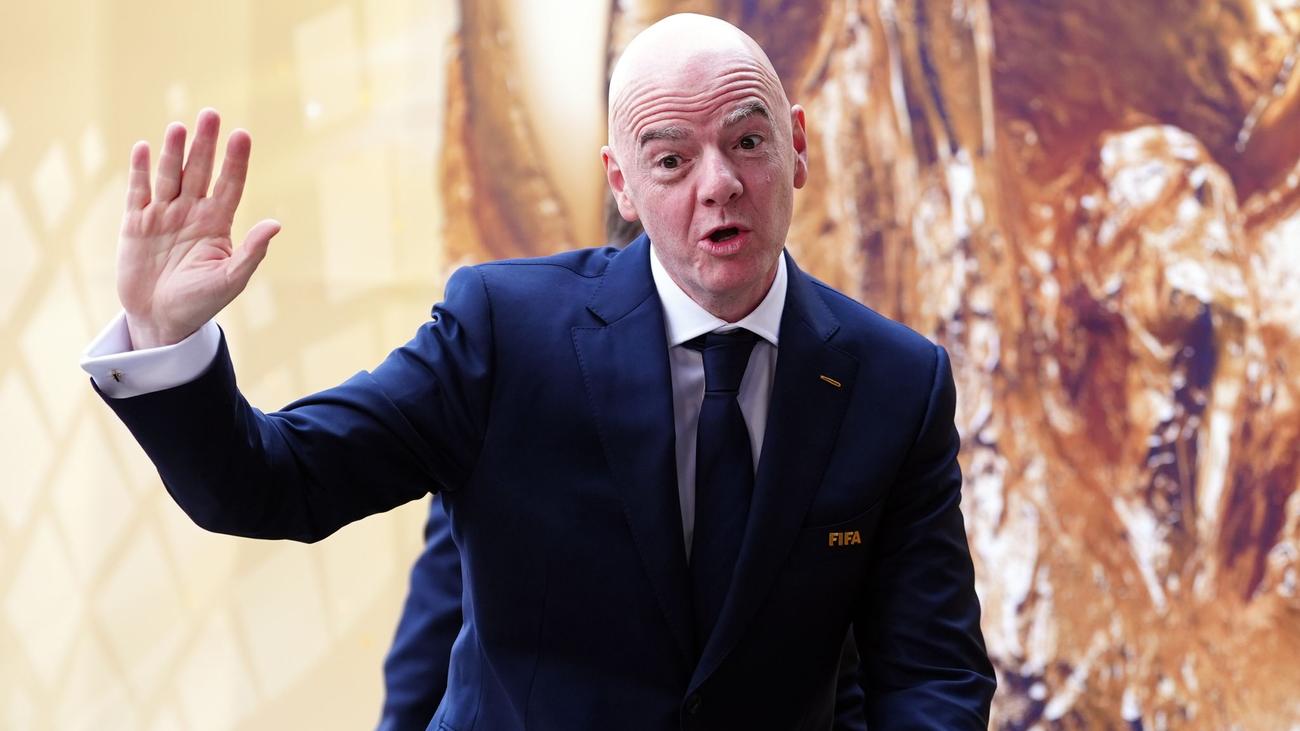 Fußball: Nach massivem Widerstand: FIFA gibt Investorenpläne auf