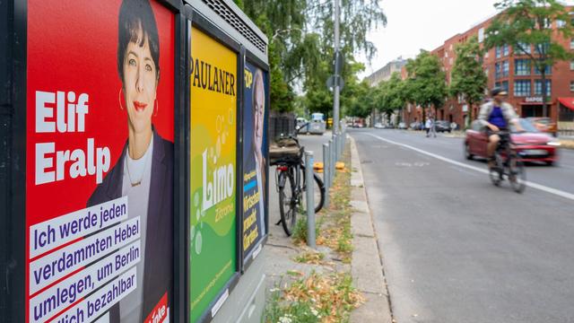 Abgeordnetenhauswahl: Parteien hängen Zehntausende Wahlplakate auf