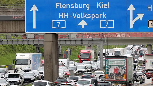 Reiseverkehr: Stockender Verkehr im Norden - vor allem kurz vor Dänemark