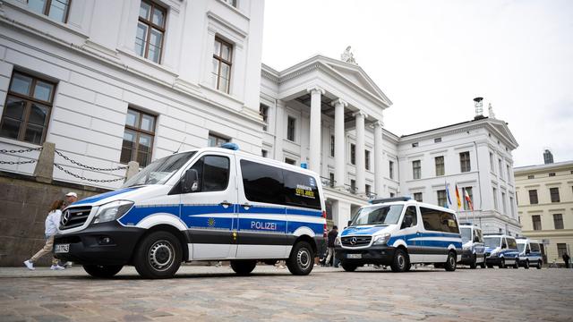 Demonstrationen: Verkehrseinschränkungen wegen mehrerer Demos in Schwerin