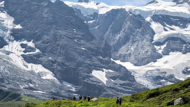 Gefahr in den Bergen: «Ein Problem ist vor allem, dass die Hitzewellen so lange angehalten haben», sagt Severin Karrer, Fachleiter für Ausbildung, Bergsport und Sicherheit im Sommer beim Schweizer Alpen-Club (SAC).