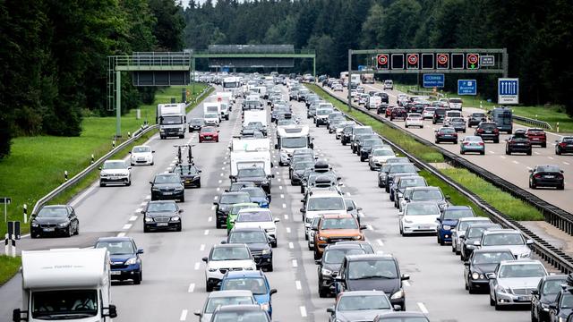 Verkehrslage: Baustellen und Ferienverkehr belasten Bayerns Autobahnen