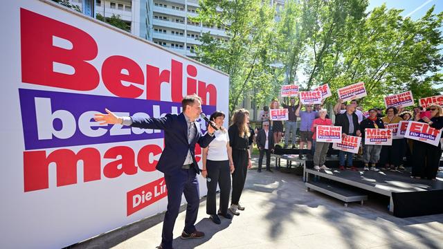 Wahlen in Berlin: Berliner Parteien hängen ihre Wahlplakate auf