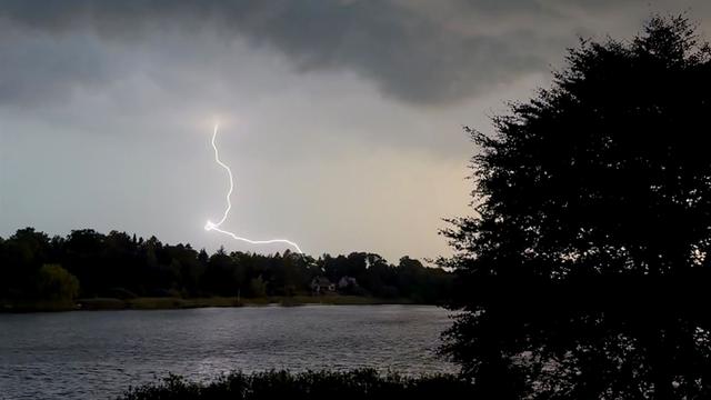 Wetter: Blitz und Donner bei 33 Grad im Norden
