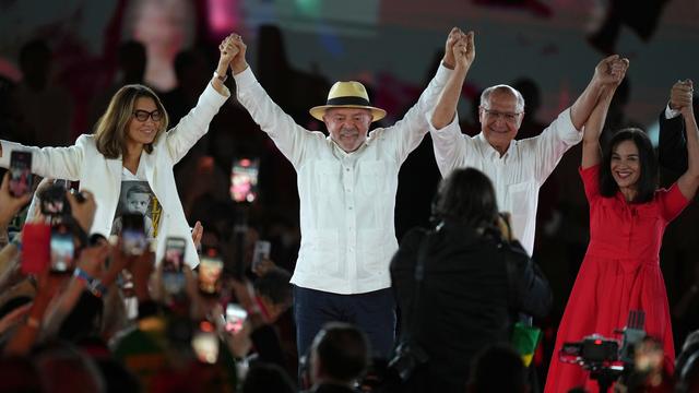 Präsidentenwahl in Brasilien: Lula will vierte Amtszeit – Duell mit Bolsonaros Sohn