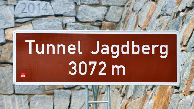 Unfall auf A4: Hoher Schaden bei Lkw-Unfall - Autobahntunnel gesperrt