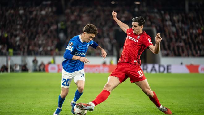 Fußball-Bundesliga: Konstantinos Karetsas (l) tritt in Dortmund die Nachfolge von Julian Brandt an. (Archivbild)