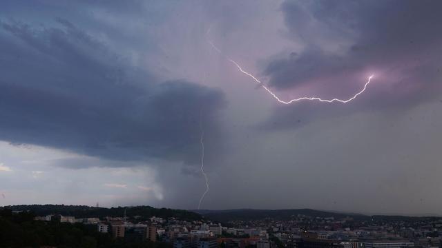 Severe thunderstorms with hurricane-force winds forecast for southwest Germany