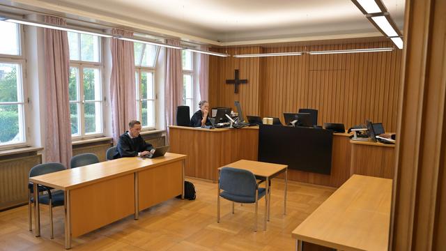Bespitzelung im Rathaus: Bürgermeister spioniert Sekretärin aus – 7.200 Euro Strafe
