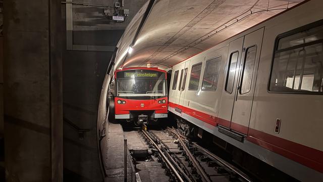 U-Bahn-Kollision: Fahrerlose U-Bahn touchieren sich bei Rangierfahrt