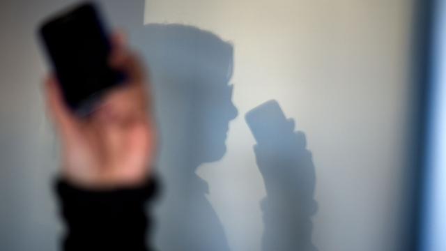 Für angebliches Medikament: Telefonbetrug: Paar verliert 100.000 Euro an falschen Arzt