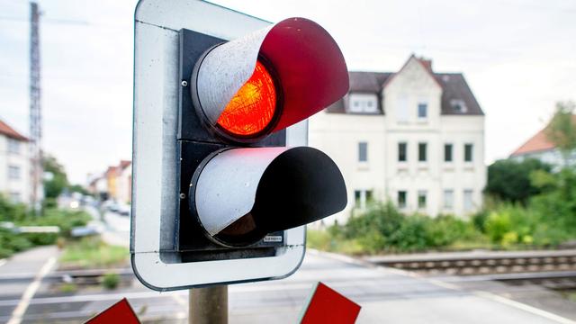 Schwaben: Bahnschranken defekt: Stadt nach Blitzeinschlag zweigeteilt