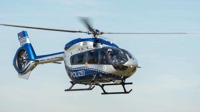 Waldbrand: Hubschrauber ortet Brandstelle im Wald