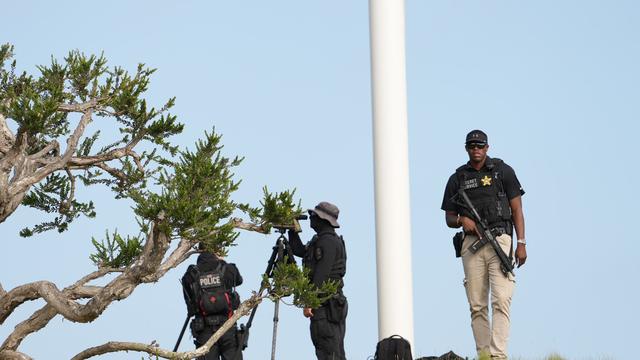 Sicherheit des US-Präsidenten: Polizei in LA nimmt vor Trump-Auftritt bewaffneten Mann fest