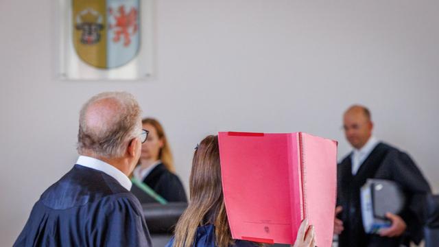 Nach Prozesspause: Fall Fabian: Schwester der Angeklagten schildert Entzweiung