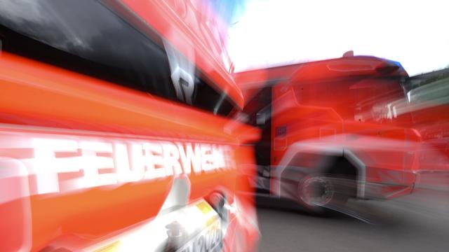 Brände: Toter bei Brand in Mehrfamilienhaus in Schwerin