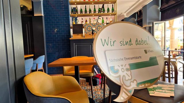 Saxony Recognizes 25,000 Volunteers with Discount Card, Expanding to Restaurants