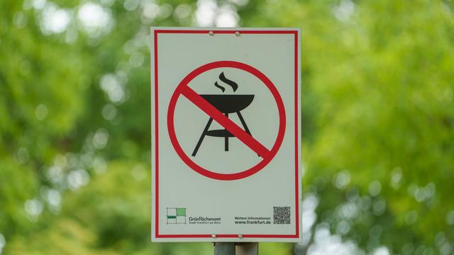 Bild: Brände vermeiden: Waldbrandgefahr: «Nicht rauchen, nicht grillen, nur chillen»