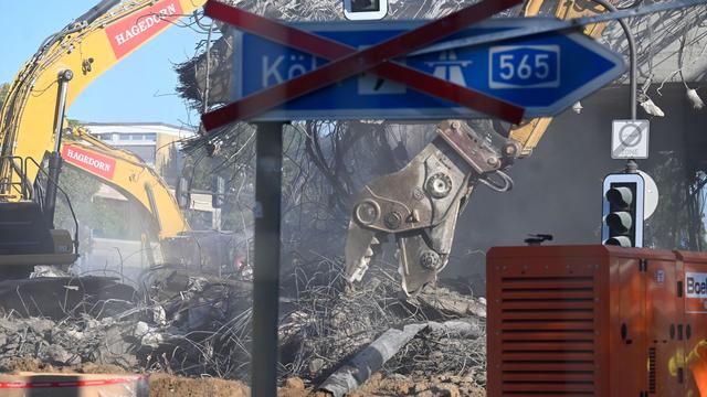 Marode Brücke: Bagger rücken an: Abriss an Bonner Nordbrücke hat begonnen