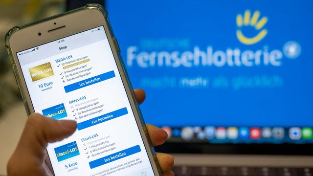 Glücksspiel: 50-Jährige erhält Millionengewinn der Fernsehlotterie