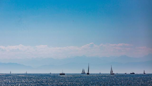 Feuer auf dem Bodensee: Boot brennt vor Insel Mainau – drei Menschen gerettet