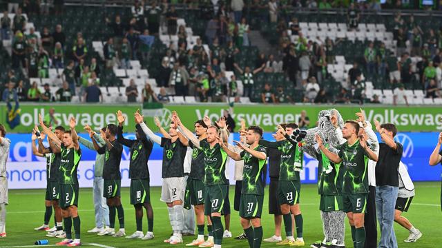 Saisonstart 2. Bundesliga: Favorit Wolfsburg stolpert - und der Erzrivale feiert