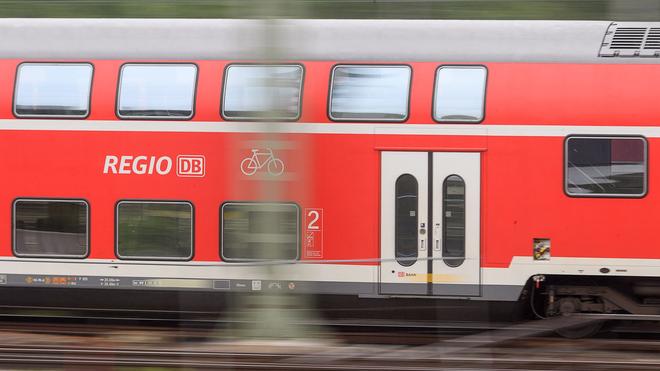 Bahnverkehr: Für rund 500 Fahrgäste endet die Fahrt mit dem Regionalexpress kurz vor Königs Wusterhausen. (Symbolbild)