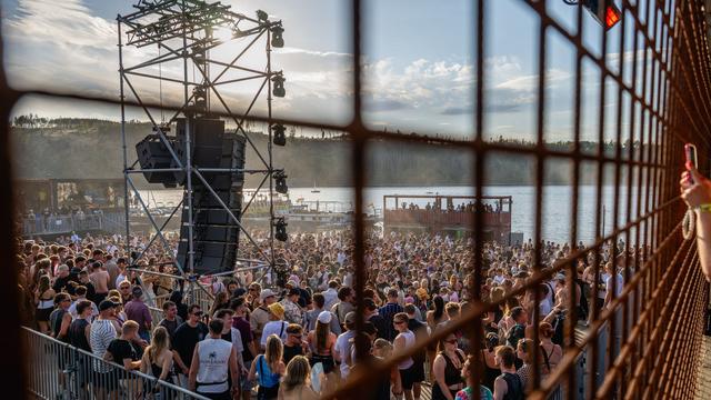 Festival: Zehntausende bei Techno-Festival - Besondere «Mitbringsel»