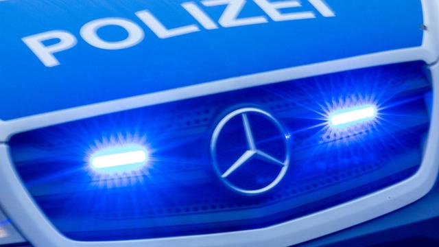 Fund verdächtiger Gegenstände: LKA und Kampfmittelräumdienst in Kieler Wohnung im Einsatz