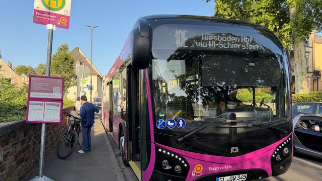 Ferienende: Wecker klingeln früher - Schulstart mit Ersatzbussen