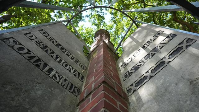 80 Jahre Mahnmal Itzehoe: Wie ein KZ-Überlebender und ein Ex-Nazi ein Mahnmal schufen