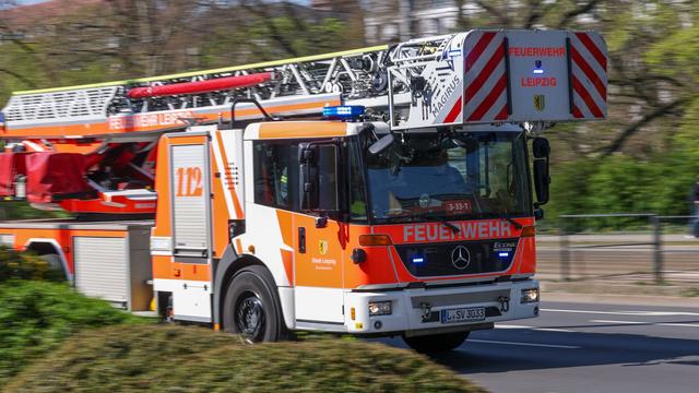 Brände: Fast 30 Menschen bei Hausbrand in Leipzig evakuiert
