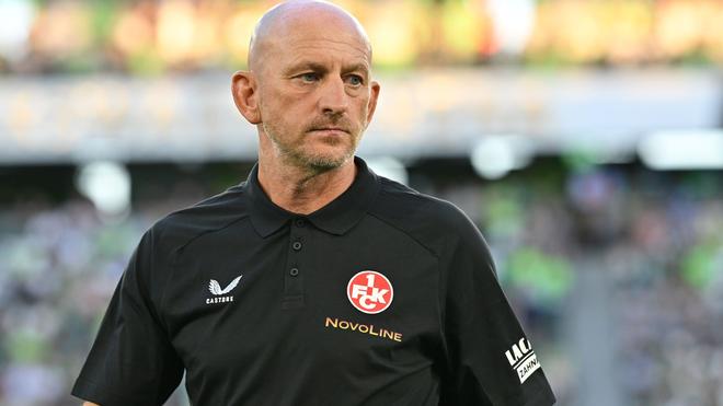  Torsten Lieberknecht und der FCK freuen sich auf Alex Murphy. (Archivbild)