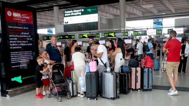 Vulkan: Ätna-Ausbruch: Sperre für Flughafen abermals verlängert
