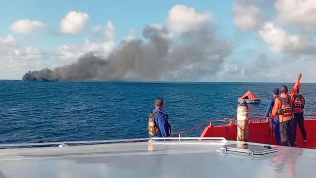 Schiffsunglück in Indonesien: Fähre zwischen Bali und Lombok gerät in Brand