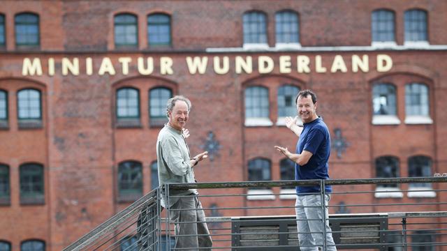 Visionäre mit Spieltrieb: Miniatur Wunderland feiert in der Nacht 25. Geburtstag