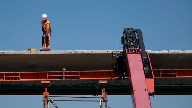 Ein Verletzter: En Arbeiter wurde bei dem Unfall am frühen Morgen verletzt.