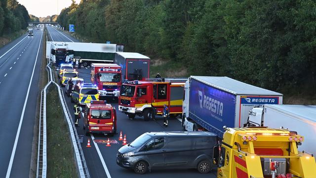 Unfälle: Lkw-Fahrer bei Unfall auf A31 schwer verletzt