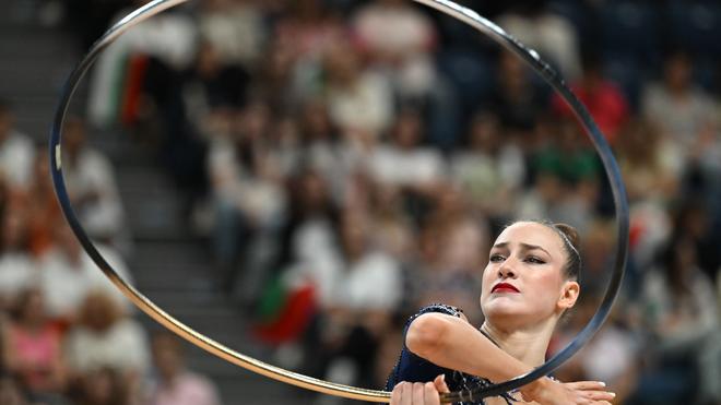 Rhythmische Sportgymnastik: Darja Varfolomeev hat einen verheißungsvollen WM-Start hingelegt. (Archivbild)