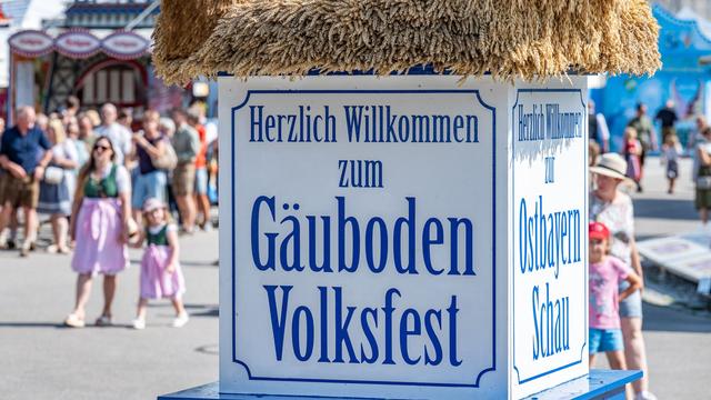 Niederbayern: Sechs Verletzte bei Unfall auf Achterbahn