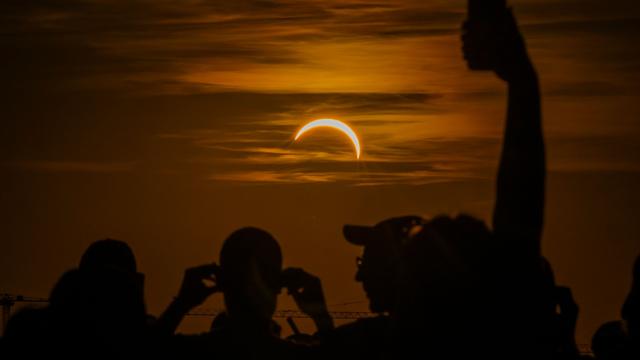 Himmelsereignis: Sonnenfinsternis in Bayern - Gedränge um Sofi-Brillen