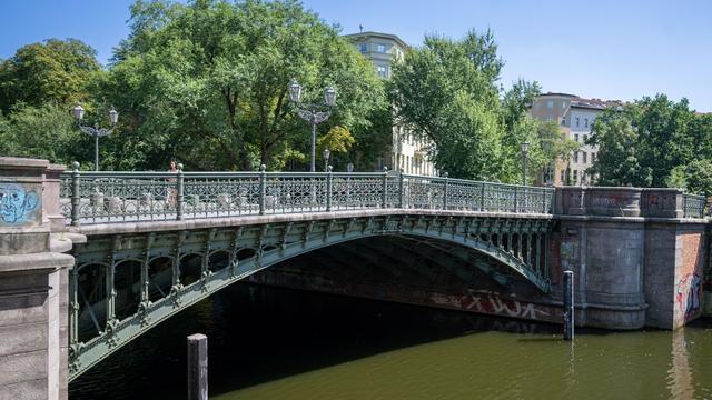 Todesfall: Toter aus Landwehrkanal geborgen