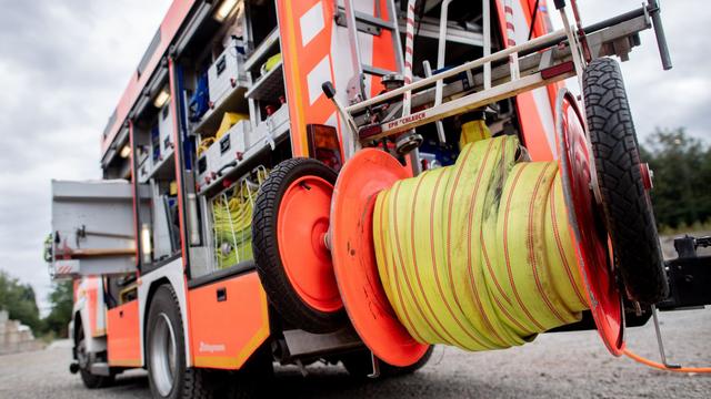Vogtlandkreis: Waldbrand bei Plauen – Feuerwehr kämpft zu Fuß gegen Flammen