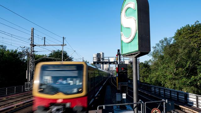 Verkehr: Zwei S-Bahnlinien fahren nach Feuerwehreinsatz wieder