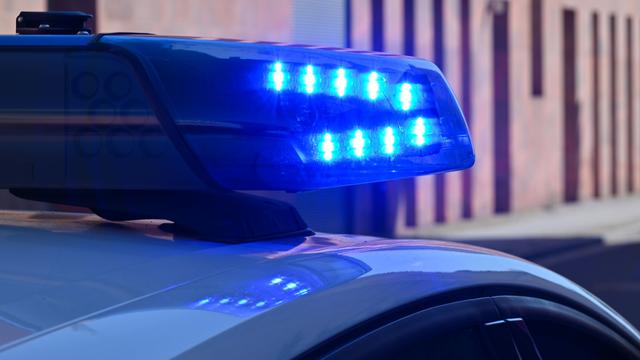 Gewalttat in Eisenhüttenstadt: Leiche in Wohnung: Zwei Verdächtige wegen Gewalttat in Haft