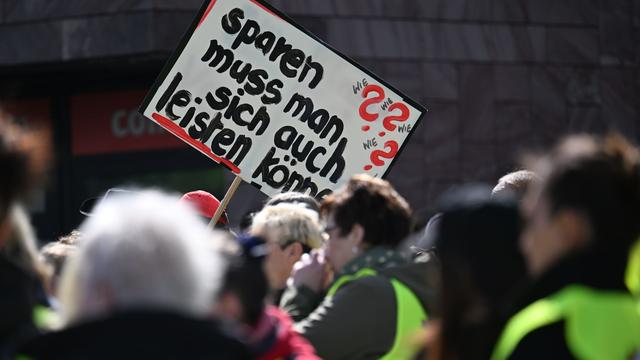 Kundgebung in Frankfurt: Verdi ruft im Einzelhandel zu Arbeitsniederlegungen auf