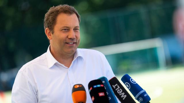 Umstrittener Gesetzentwurf: Klingbeil will Steuervorteil für Personalrabatte streichen