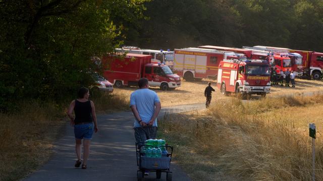 Zeichen der Solidarität: Wald- und Wiesenbrand: Zahlreiche Menschen wollen helfen
