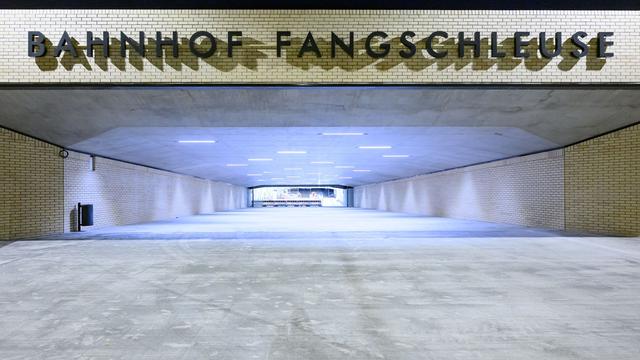 Wichtige Pendlerstrecke: Bahnhof Fangschleuse bei Tesla-Werk in Grünheide geöffnet