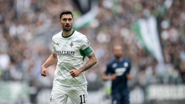 Fußball: Dank Kapitän Kleindienst: Gladbach schlägt Aston Villa